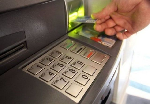 В Ставропольском крае мужчина украл 30 тысяч рублей с карты соседа В Ставропольском крае мужчина украл 30 тысяч рублей с карты соседа