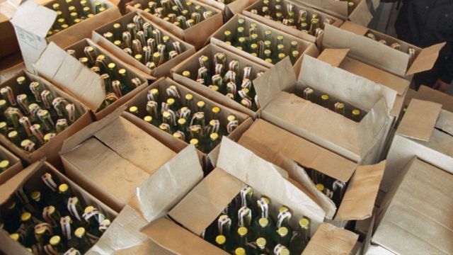 В Ставрополе супруги продавали крупную партию контрафактного алкоголя В Ставрополе супруги продавали крупную партию контрафактного алкоголя