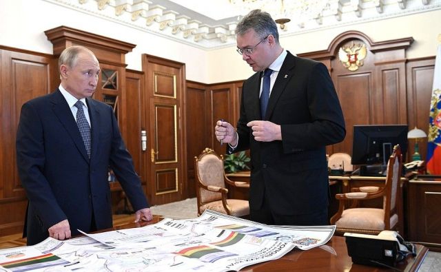Владимир Путин обсудил с губернатором Ставрополья развитие КМВ и сёл региона Владимир Путин обсудил с губернатором Ставрополья развитие КМВ и сёл региона