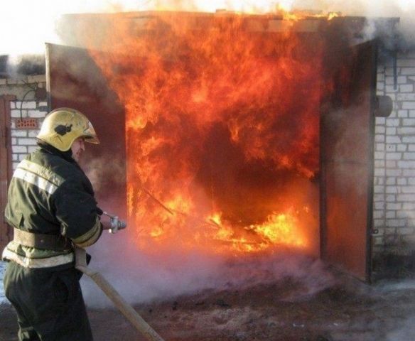 В Ставрополе горели гаражи В Ставрополе горели гаражи
