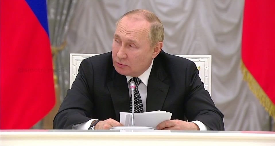 Путин предложил увеличить размер пенсий