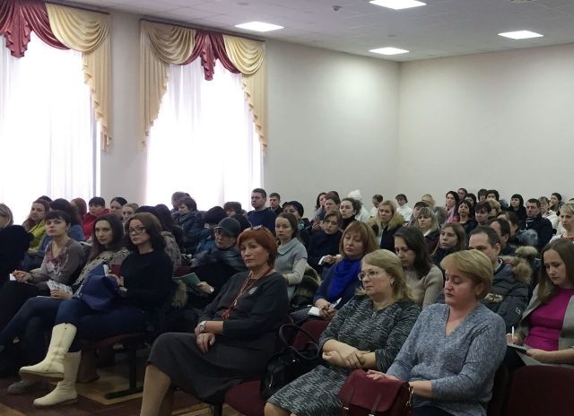 Девятиклассники вместе с родителями готовятся к предстоящим итоговым экзаменам Девятиклассники вместе с родителями готовятся к предстоящим итоговым экзаменам