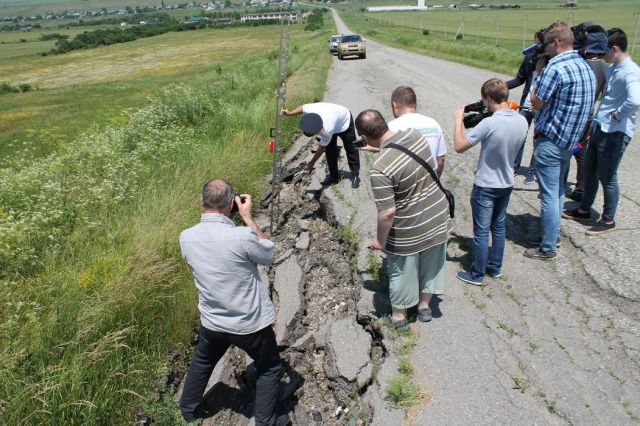 На Ставрополье в этом году начнётся ремонт дороги-лидера «народного антирейтинга» ОНФ На Ставрополье в этом году начнётся ремонт дороги-лидера «народного антирейтинга» ОНФ