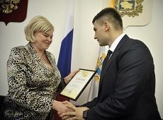 На Ставрополье наградили лучших государственных служащих 2013 года На Ставрополье наградили лучших государственных служащих 2013 года
