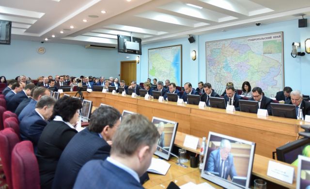 В правительстве Ставропольского края обсудили подготовку к новогодним праздникам В правительстве Ставропольского края обсудили подготовку к новогодним праздникам