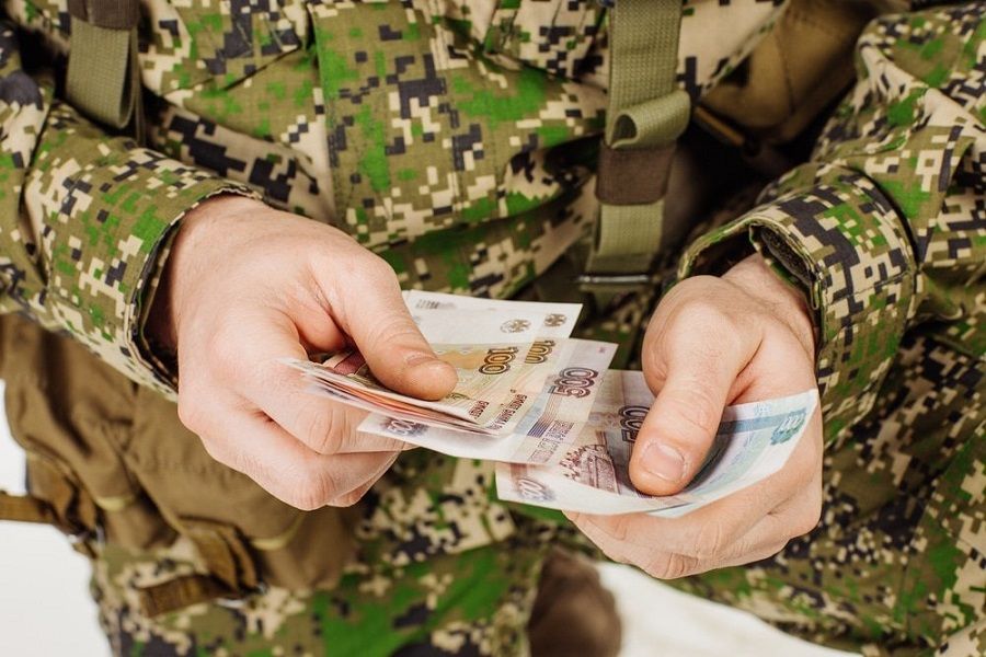 На Ставрополье солдат-срочник получил 40 тысяч рублей штрафа за попытку дать взятку через своего сослуживца