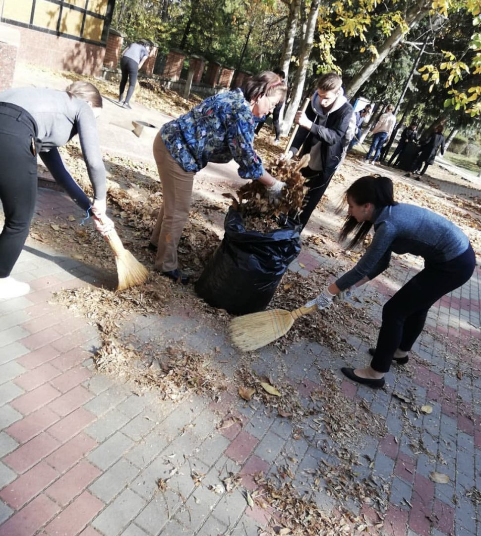 В Железноводске молодёжь очистила мемориалы Вечной славы В Железноводске молодёжь очистила мемориалы Вечной славы