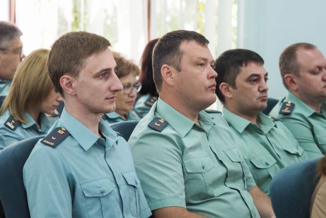 За полгода судебные приставы взыскали со ставропольцев свыше трёх миллиардов рублей За полгода судебные приставы взыскали со ставропольцев свыше трёх миллиардов рублей
