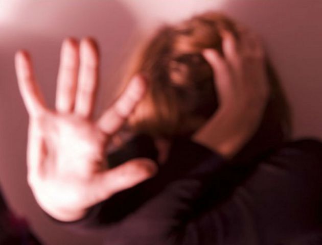 Молодой ставрополец надругался над 58-летней соседкой Молодой ставрополец надругался над 58-летней соседкой