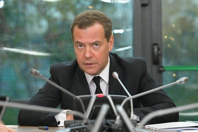 Медведев: российскую экономику ждёт непростая шестилетка Медведев: российскую экономику ждёт непростая шестилетка