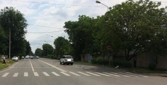 В Пятигорске водитель внедорожника сбил насмерть женщину В Пятигорске водитель внедорожника сбил насмерть женщину