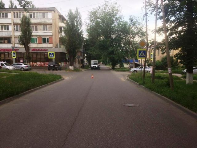 В Ставропольском крае ищут водителя, который сбил девушку и скрылся В Ставропольском крае ищут водителя, который сбил девушку и скрылся