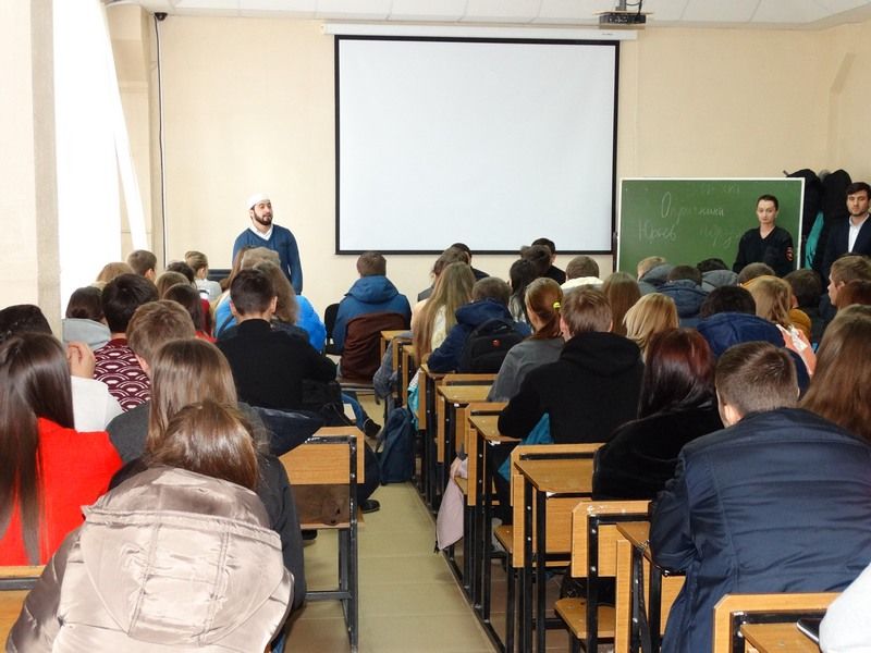 В Ставрополе полицейские провели беседу по профилактике суицида и экстремизма В Ставрополе полицейские провели беседу по профилактике суицида и экстремизма