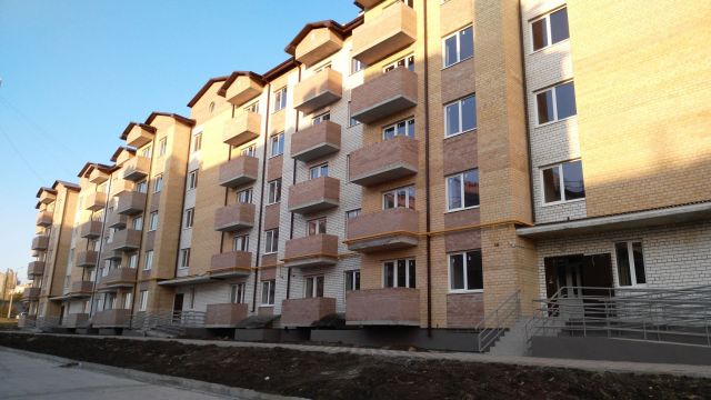 В Невинномысске комиссия оценила построенный для сирот дом В Невинномысске комиссия оценила построенный для сирот дом