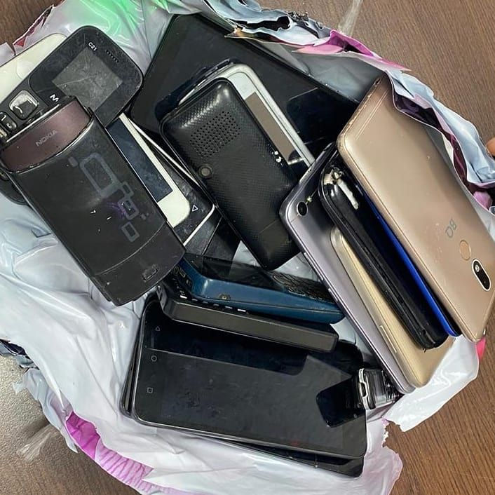 Сотрудники ставропольской колонии пресекли попытку переброса 22-х телефонов Сотрудники ставропольской колонии пресекли попытку переброса 22-х телефонов