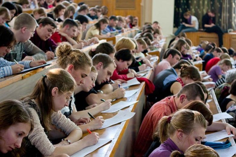 Студенты будут отрабатывать бесплатное обучение в вузах Студенты будут отрабатывать бесплатное обучение в вузах
