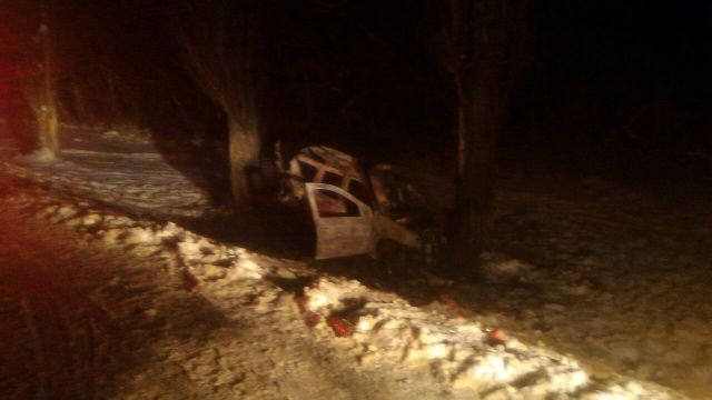 Под Ставрополем в ДТП загорелся автомобиль, пострадали два человека Под Ставрополем в ДТП загорелся автомобиль, пострадали два человека