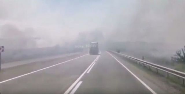 В сети появилось видео горящих полей вдоль трассы «Минеральные Воды — Кисловодск» В сети появилось видео горящих полей вдоль трассы «Минеральные Воды — Кисловодск»