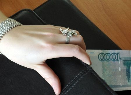 Жительница Ставропольского края заплатит 25 тысяч рублей за взятку полицейскому Жительница Ставропольского края заплатит 25 тысяч рублей за взятку полицейскому