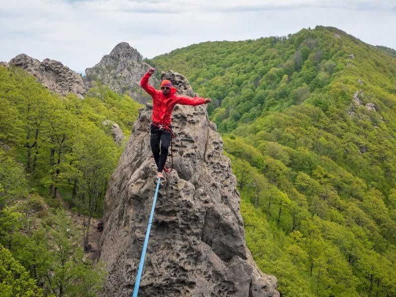 Гражданин Нальчика прошел над ущельем и установил рекорд Российской Федерации