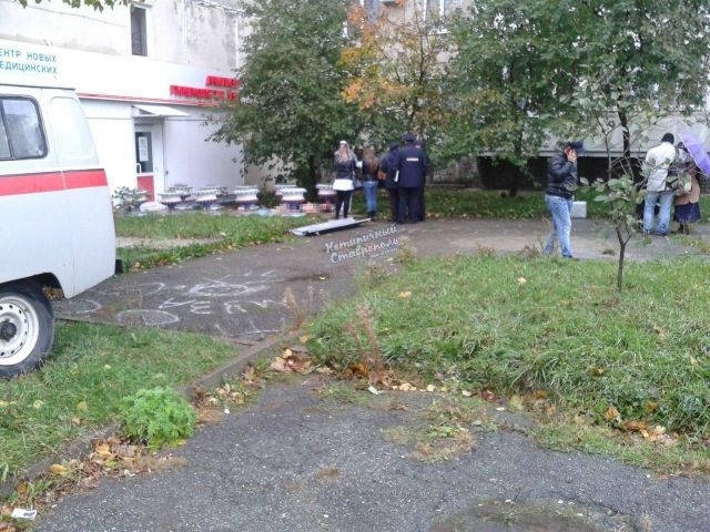 В Ставрополе мужчина выпал с 9 этажа многоквартирного дома В Ставрополе мужчина выпал с 9 этажа многоквартирного дома