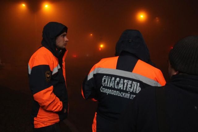 Ставропольские спасатели сняли пьяного мужчину с крыши дома Ставропольские спасатели сняли пьяного мужчину с крыши дома