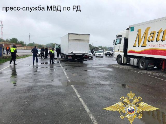 Трёх ставропольцев подозревают в убийстве дальнобойщика в Дагестане Трёх ставропольцев подозревают в убийстве дальнобойщика в Дагестане