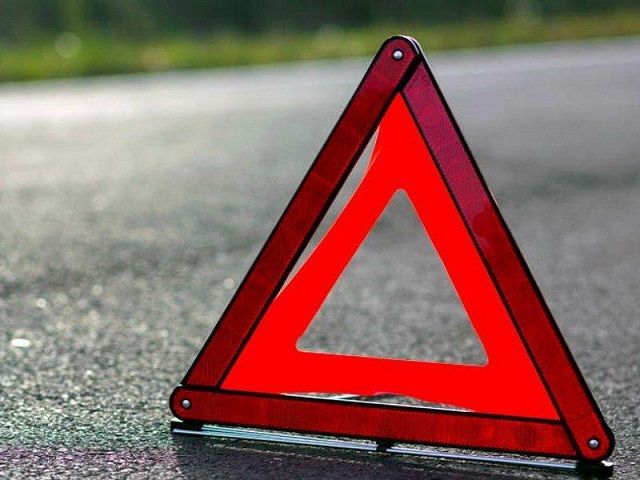 На ставропольской трассе Дивное — Большая Джалга автомобиль вылетел в канал На ставропольской трассе Дивное — Большая Джалга автомобиль вылетел в канал