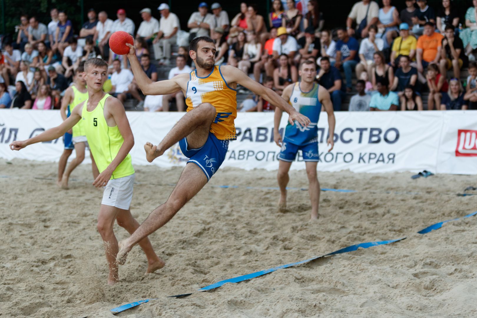 Ставропольский Виктор стал победителем третьего тура чемпионата России по пляжному гандболу