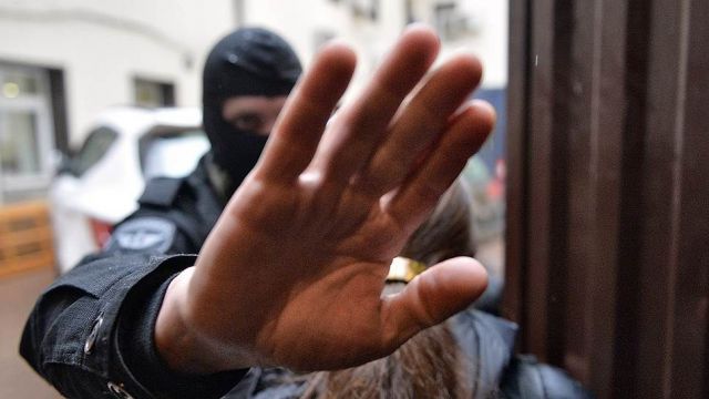 В трёх регионах России прошли масштабные обыски по делу Арашуковых В трёх регионах России прошли масштабные обыски по делу Арашуковых