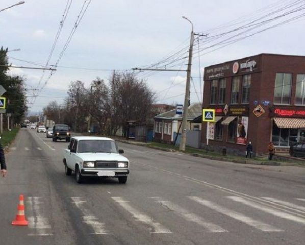 В Ставрополе на пешеходном переходе сбили 7-летнюю девочку В Ставрополе на пешеходном переходе сбили 7-летнюю девочку