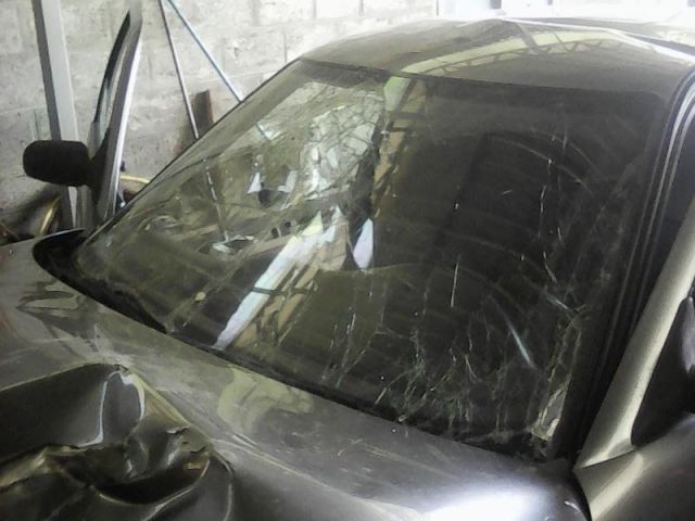 На Ставрополье легковушка врезалась в дерево, двое пострадавших На Ставрополье легковушка врезалась в дерево, двое пострадавших