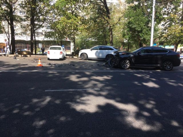 В центре Ставрополя неопытный водитель спровоцировал тройное ДТП В центре Ставрополя неопытный водитель спровоцировал тройное ДТП