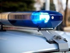Полицейские выстрелами остановили управлявшего машиной подростка Полицейские выстрелами остановили управлявшего машиной подростка