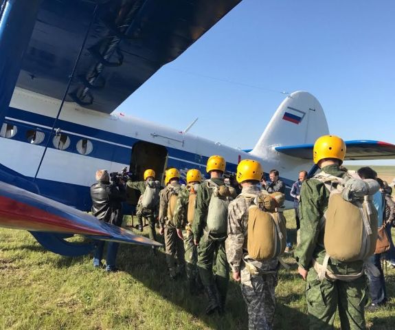 Парашютисты в Ставрополе открыли весенне-летний сезон Парашютисты в Ставрополе открыли весенне-летний сезон