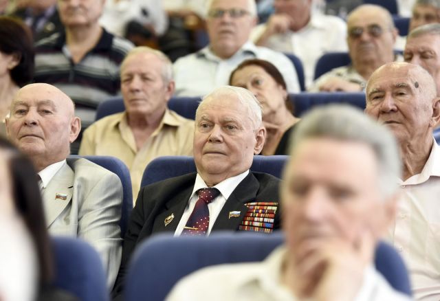 Губернатор встретился с «детьми войны» Ставрополья Губернатор встретился с «детьми войны» Ставрополья