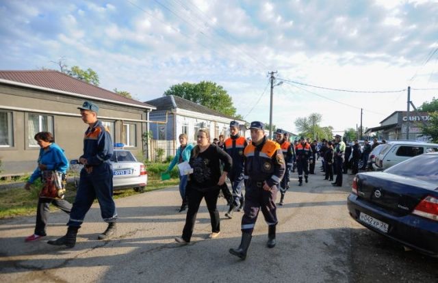 На Ставрополье началась эвакуация населения из возможных зон подтопления рядом с Отказненским водохранилищем На Ставрополье началась эвакуация населения из возможных зон подтопления рядом с Отказненским водохранилищем