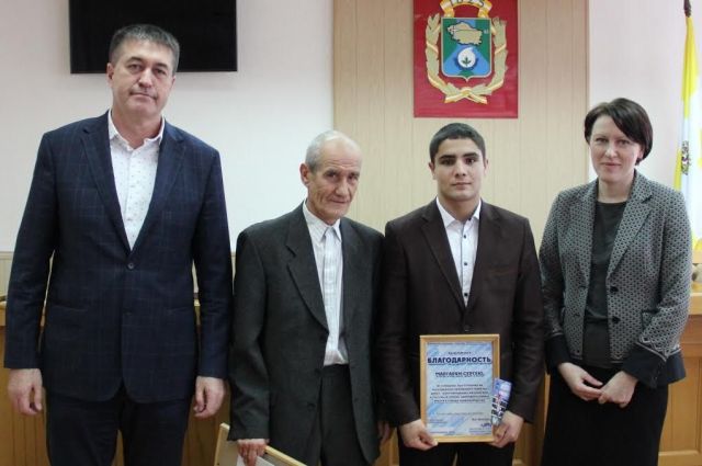 В Невинномысске чествовали серебряного призёра Молодёжного чемпионата мира по боксу В Невинномысске чествовали серебряного призёра Молодёжного чемпионата мира по боксу