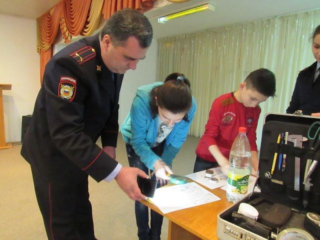 В Железноводске сотрудники полиции провели акцию «День добрых дел» В Железноводске сотрудники полиции провели акцию «День добрых дел»