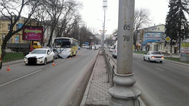 Пассажир автобуса пострадал в тройном ДТП в Пятигорске Пассажир автобуса пострадал в тройном ДТП в Пятигорске