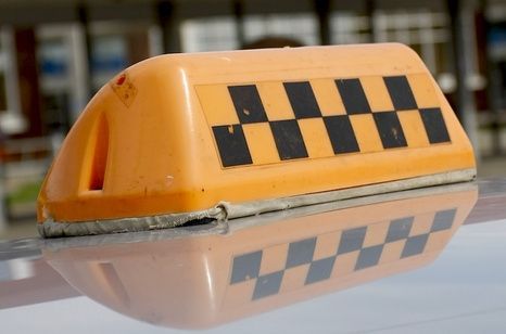 На Ставрополье водитель такси угрожал пассажиру пистолетом и монтировкой На Ставрополье водитель такси угрожал пассажиру пистолетом и монтировкой
