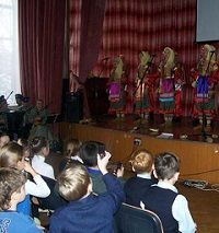 Казачий ансамбль приступил к реализации программы «Восхождение к истокам» Казачий ансамбль приступил к реализации программы «Восхождение к истокам»