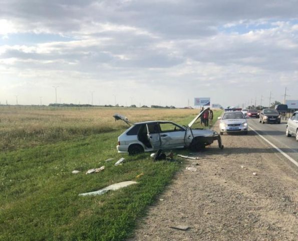 В Шпаковском округе водитель сбил дорожное ограждение и перевернулся В Шпаковском округе водитель сбил дорожное ограждение и перевернулся