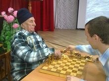 Среди граждан, проживающих в домах-интернатах провели турнир по шахматам и шашкам Среди граждан, проживающих в домах-интернатах провели турнир по шахматам и шашкам