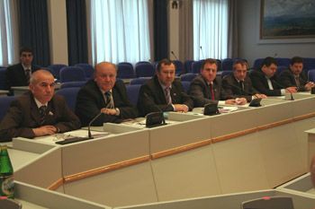 «ЕДИНАЯ РОССИЯ»: НУЖНЫ АНТИКРИЗИСНЫЕ МЕРЫ «ЕДИНАЯ РОССИЯ»: НУЖНЫ АНТИКРИЗИСНЫЕ МЕРЫ