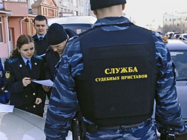 Должников ловят в аэропорту Ставрополя Должников ловят в аэропорту Ставрополя