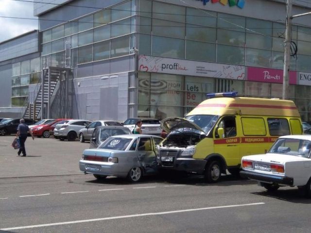 В Ставрополе машина скорой помощи попала в ДТП В Ставрополе машина скорой помощи попала в ДТП