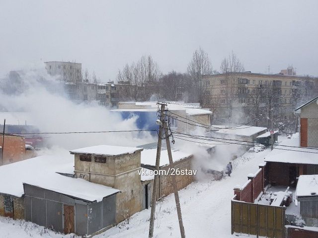 В Ставрополе загорелся гараж В Ставрополе загорелся гараж