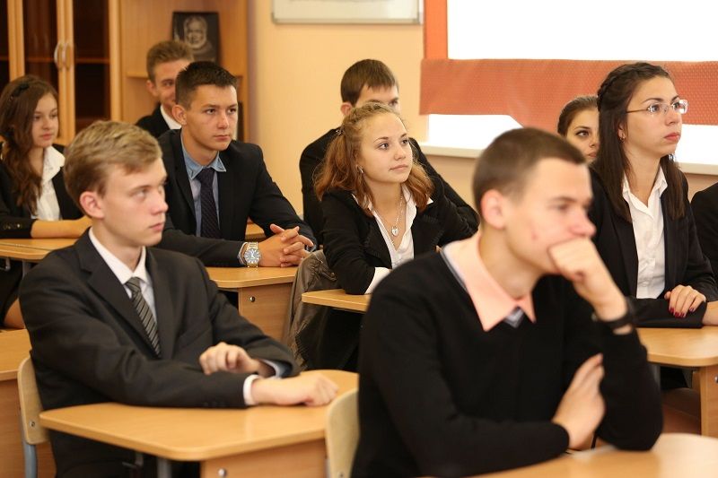 В российских школах организуют еженедельные классные часы на общественно-политические темы