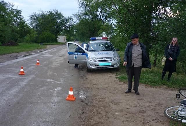 На Ставрополье мотоциклист не поделил дорогу с велосипедистом На Ставрополье мотоциклист не поделил дорогу с велосипедистом